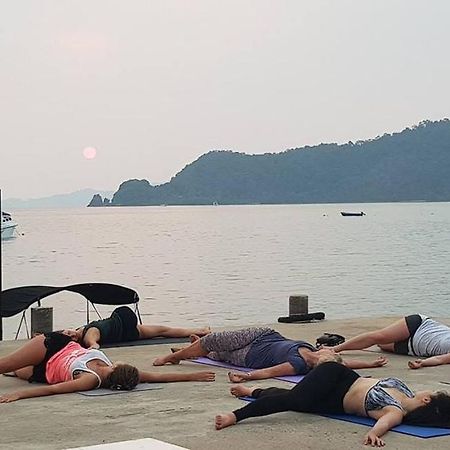Makathanee Resort Koh Mak Esterno foto
