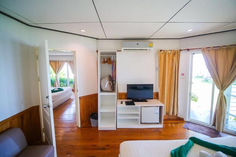 Makathanee Resort Koh Mak Esterno foto